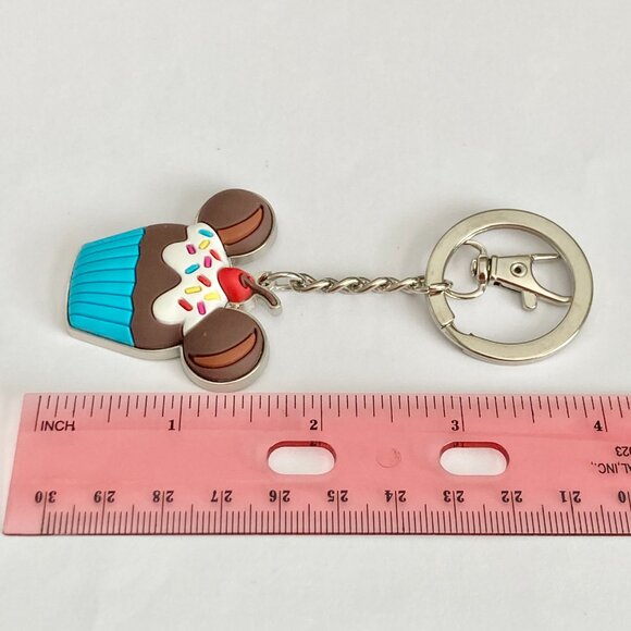 Disney Mickey Mouse Cupcake Snack Keychain Keyring Bag Purse Charm Zipper Pull - Picture 8 of 8
